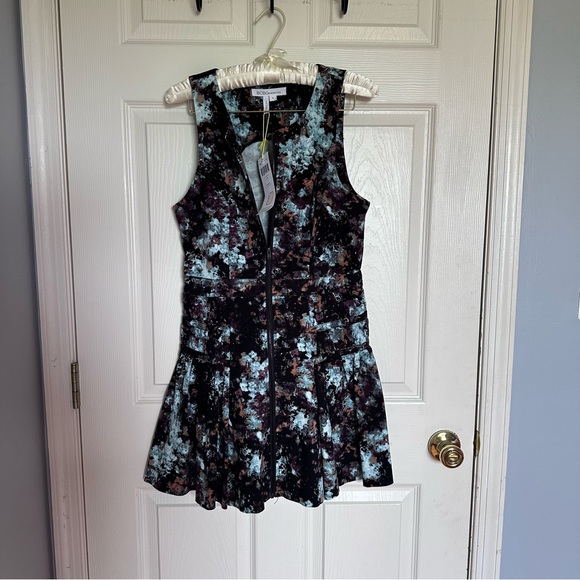 NWT BCBGENERATION TIE DYE MINI DRESS - Picture 4 of 5